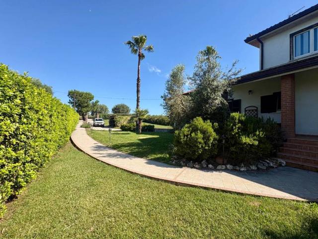 Villa in vendita a Giulianova TE