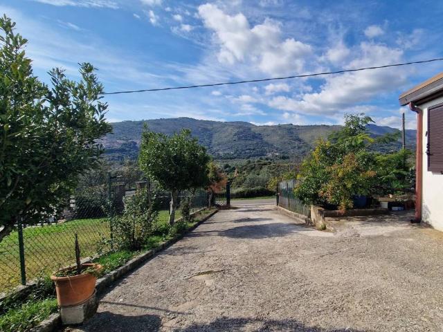 Villa in vendita a Giuliano di Roma FR