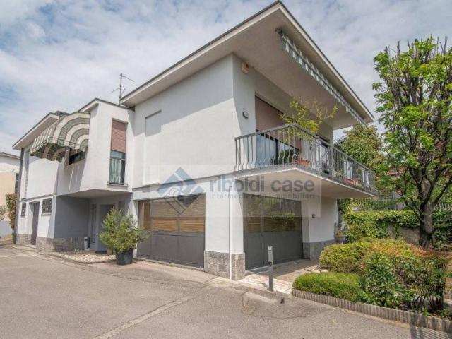 Villa in vendita a Giussano MB