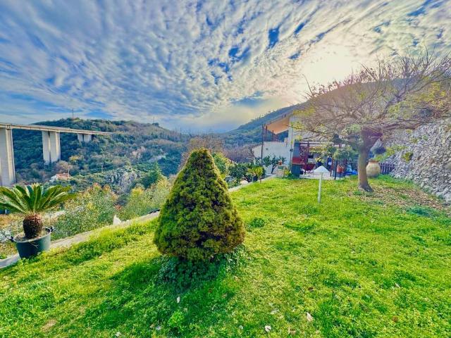 Villa in vendita a Giustenice SV