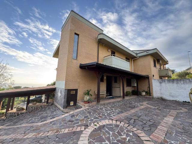 Villa in vendita a Gizzeria CZ