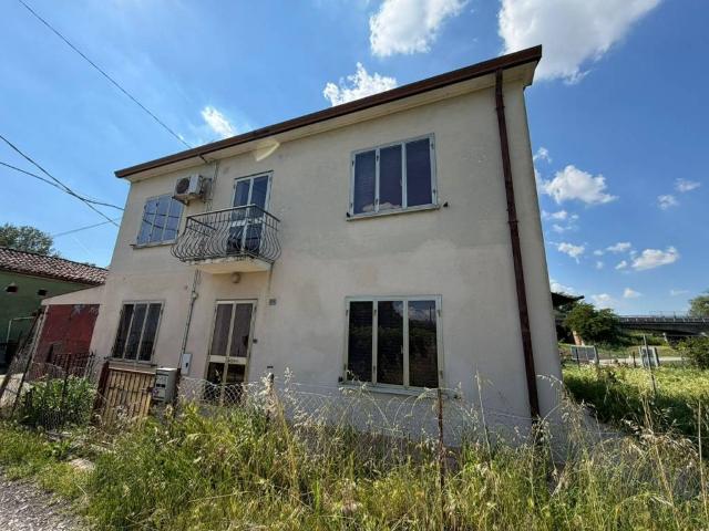 Villa in vendita a Giacciano con Baruchella RO