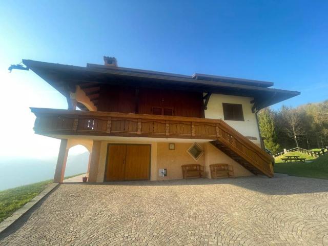 Villa in vendita a Gianico BS