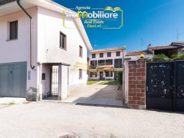 Villa in vendita a Giarole AL
