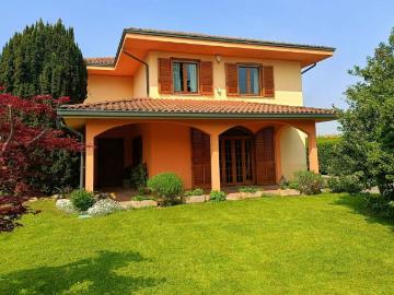 Villa in vendita a Giarole AL