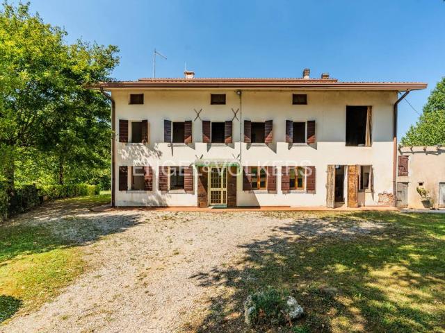Villa in vendita a Giavera del Montello TV