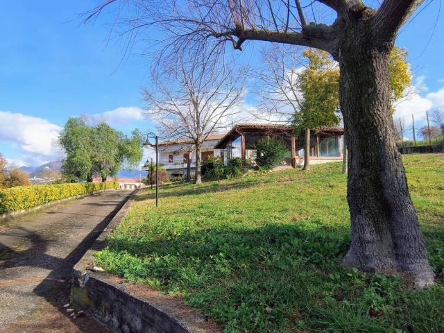 Villa in vendita a Giffoni Valle Piana SA