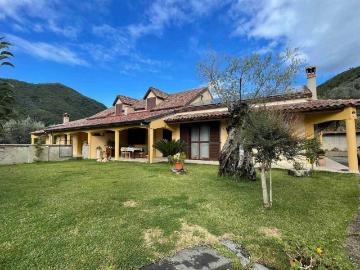Villa in vendita a Giffoni Valle Piana SA