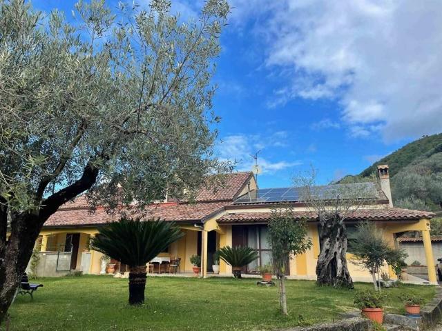 Villa in vendita a Giffoni Valle Piana SA