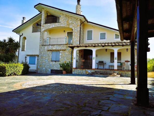 Villa in vendita a Giffoni Valle Piana SA