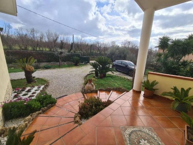 Villa in vendita a Giffoni Sei Casali SA