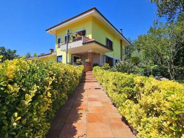 Villa in vendita a Giffoni Sei Casali SA