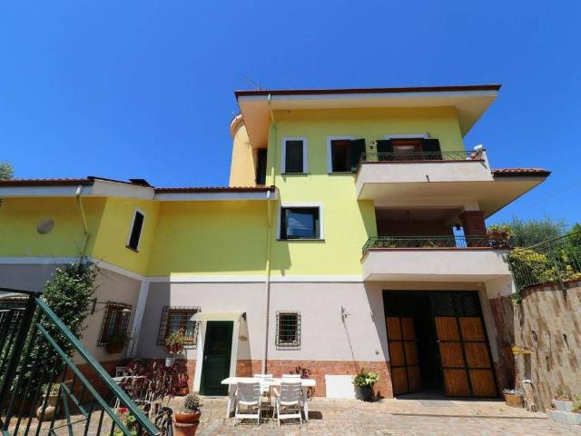 Villa in vendita a Giffoni Sei Casali SA