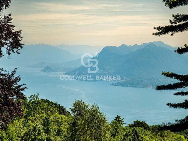 Villa in vendita a Gignese, Alpino 450m² Gignese