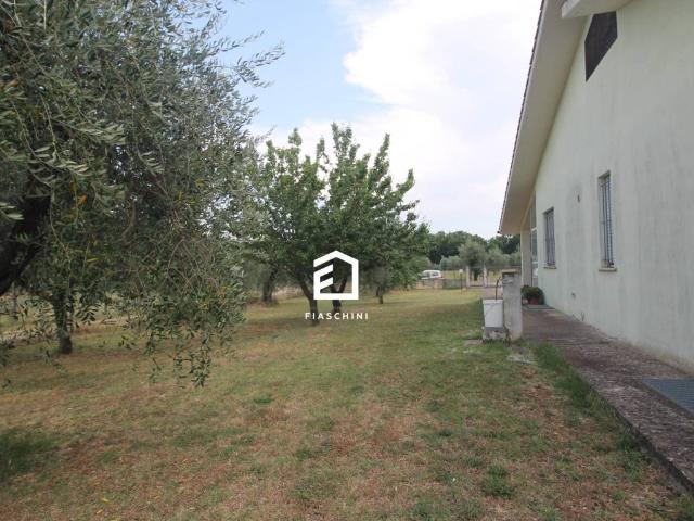 Villa in vendita a Giove TR