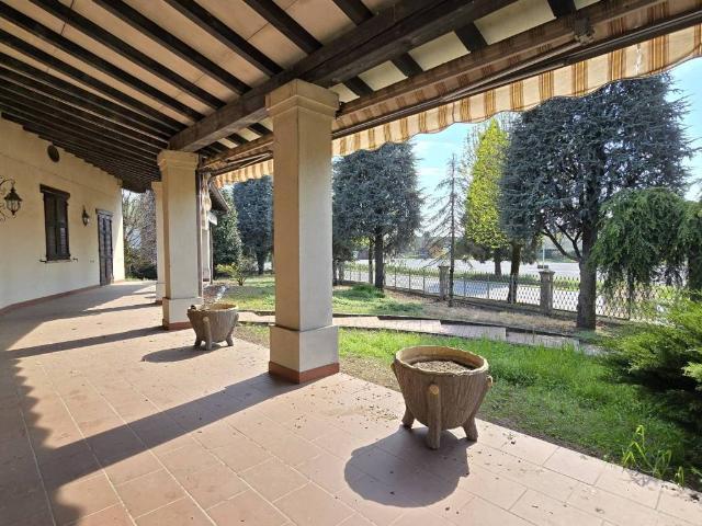 Villa in vendita a Grumello Cremonese ed Uniti CR