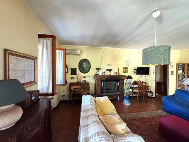 Villa in vendita a Gragnano Trebbiense PC