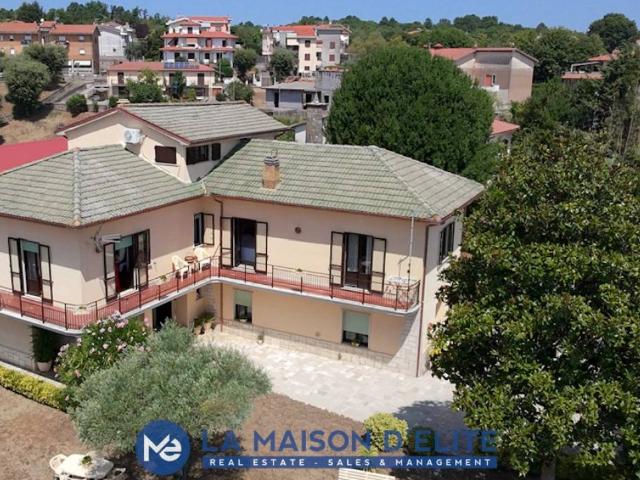 Villa in vendita a Gradoli VT