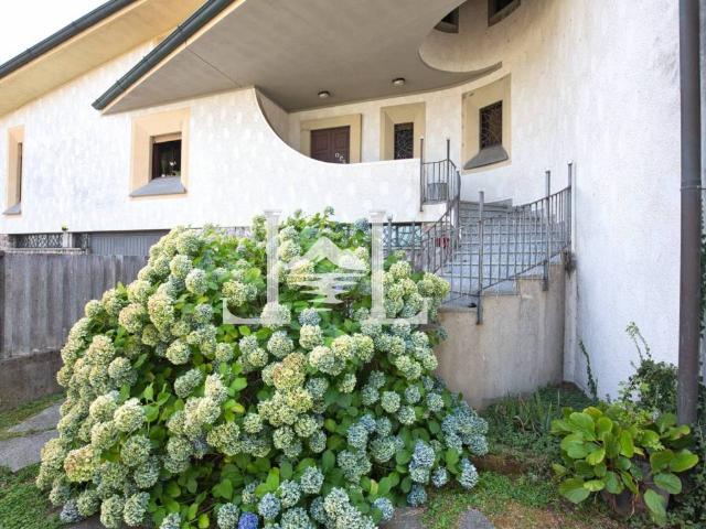 Villa in vendita a Grandate CO