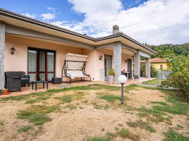 Villa in vendita a Grantola VA