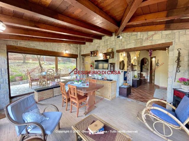 Villa in vendita a Lascari PA