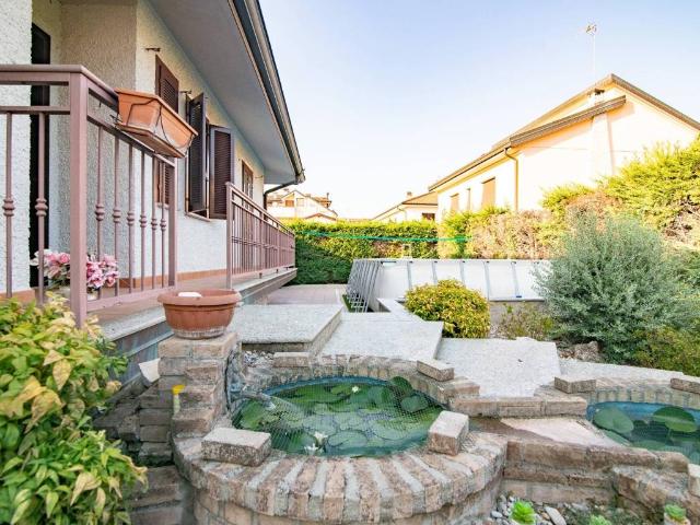 Villa in vendita a Grezzago MI