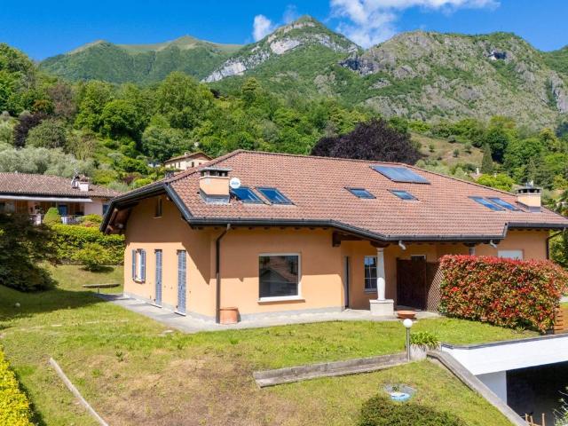 Villa in vendita a Griante CO