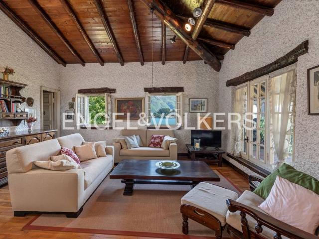 Villa in vendita a Griante CO