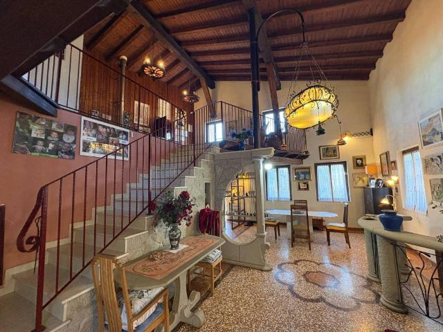 Villa in vendita a Grizzana Morandi BO