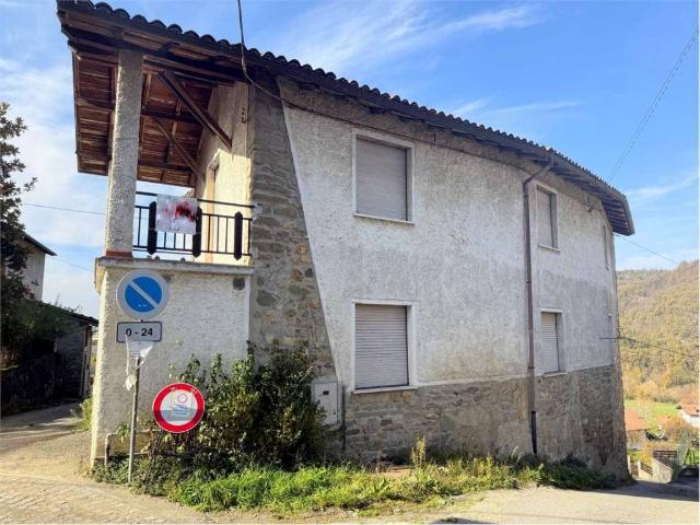 Casa indipendente in vendita a Grondona AL