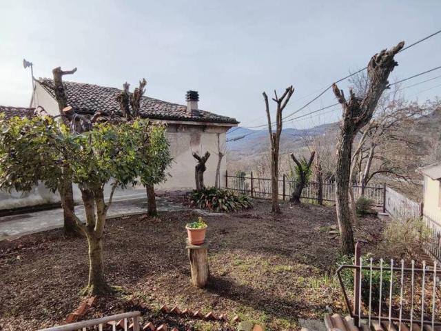 Villa in vendita a Gropparello PC