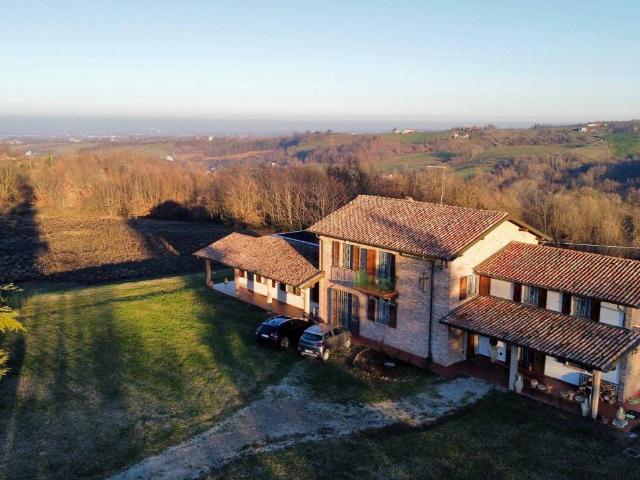 Villa in vendita a Gropparello PC