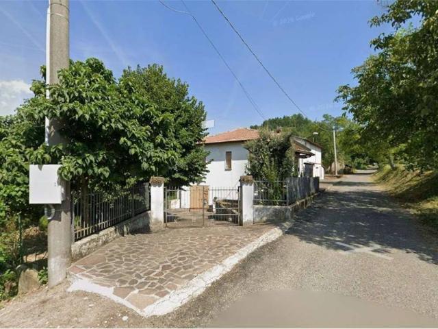 Villa in vendita a Gropparello PC