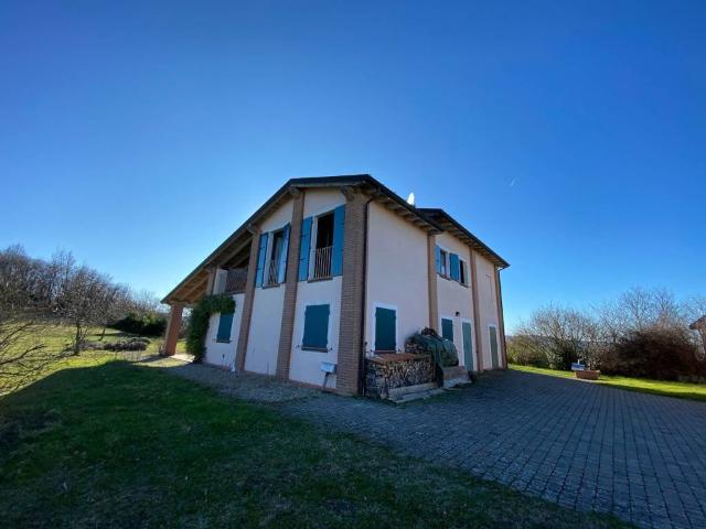 Villa in vendita a Gropparello PC