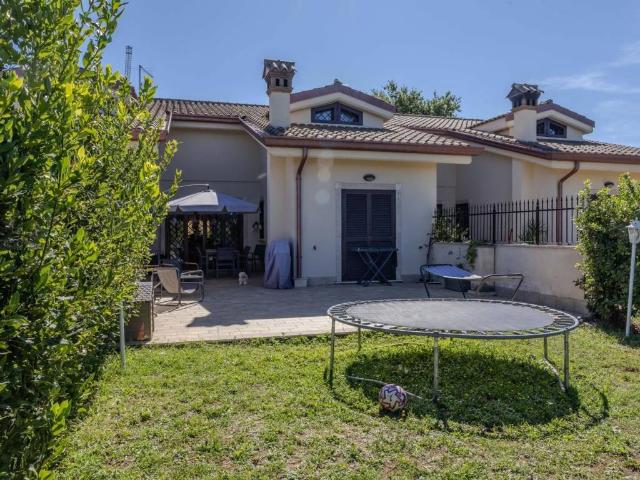 Villa in vendita a Grottaferrata RM