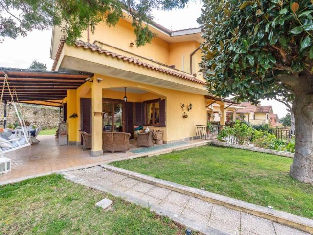 Villa in vendita a Grottaferrata RM
