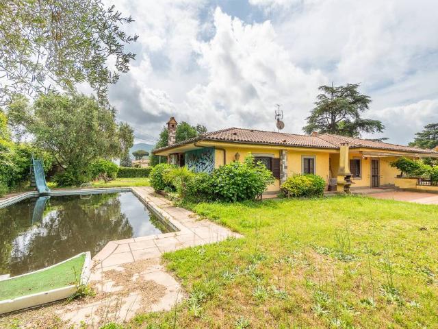 Villa in vendita a Grottaferrata RM