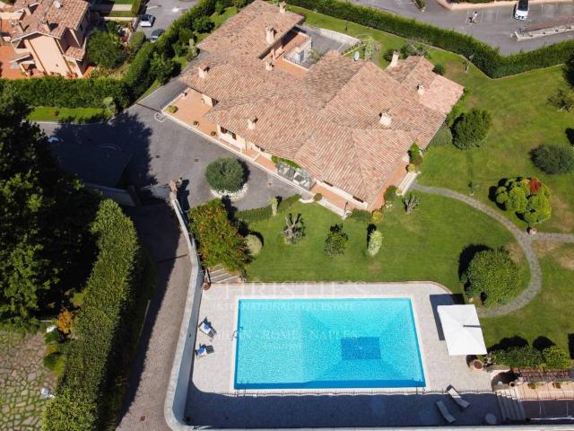 Villa in vendita a Grottaferrata RM
