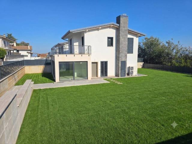 Villa in vendita a Grottaferrata RM