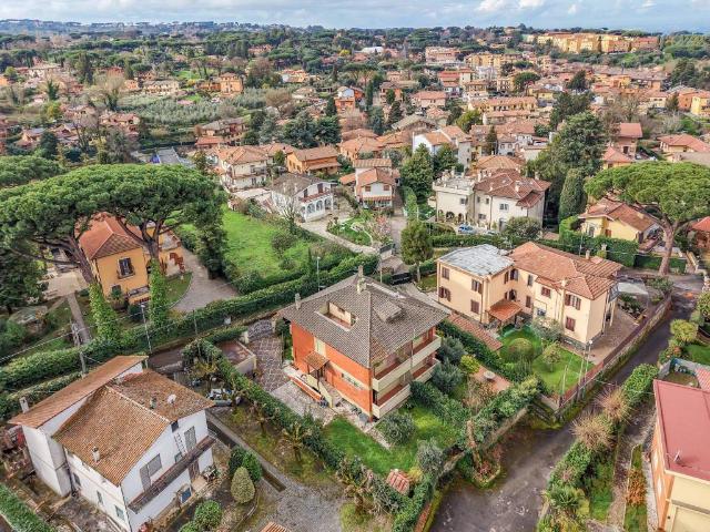 Villa in vendita a Grottaferrata RM