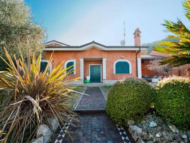 Villa in vendita a Grottaferrata RM
