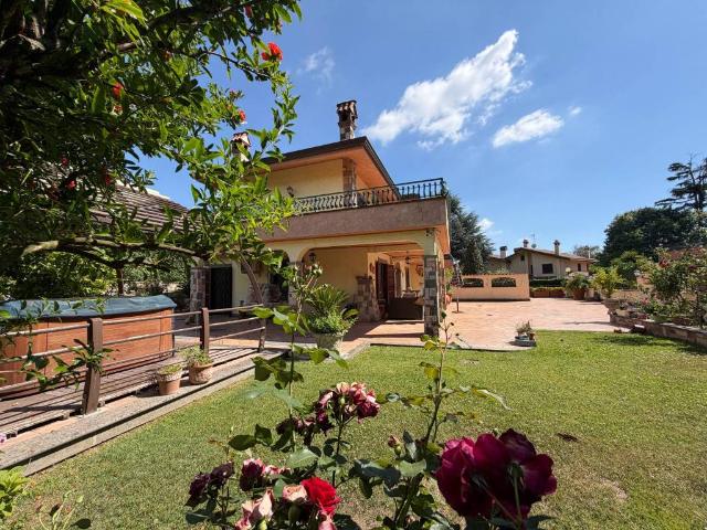 Villa in vendita a Grottaferrata RM