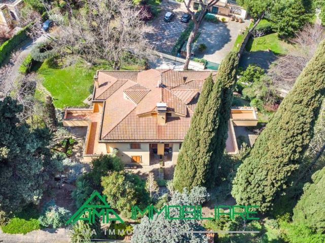 Villa in vendita a Grottaferrata RM