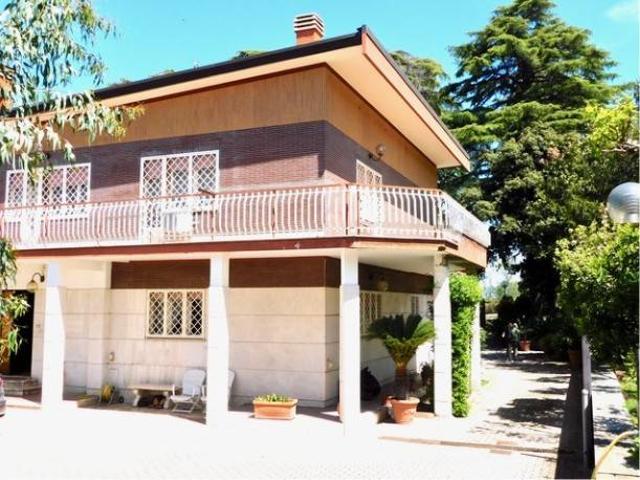 Villa in vendita a Grottaferrata RM