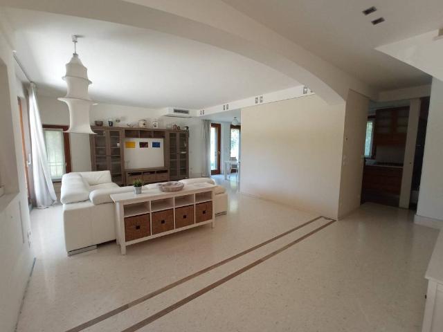 Villa in vendita a Grottammare AP