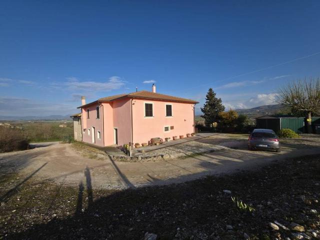 Villa in vendita a Gualdo Cattaneo PG
