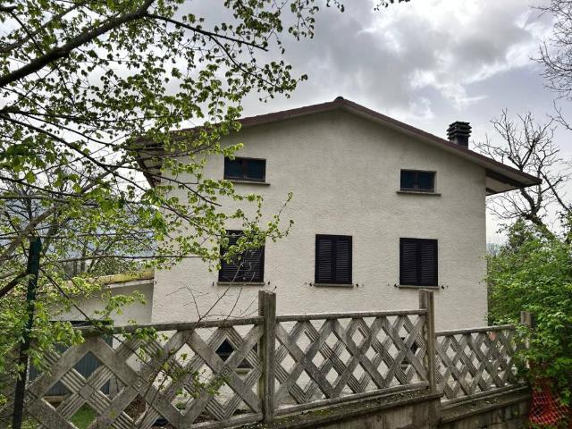 Villa in vendita a Gualdo Tadino PG