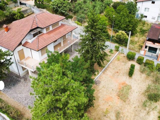 Villa in vendita a Gualdo Tadino PG