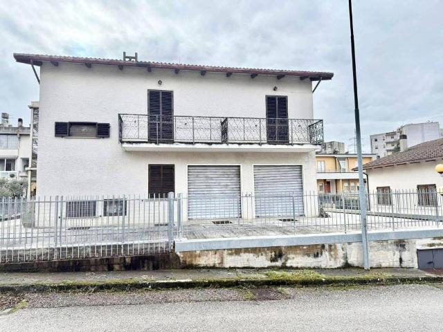 Villa in vendita a Gualdo Tadino PG