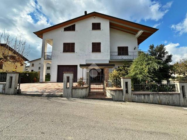 Villa in vendita a Gualdo Tadino PG